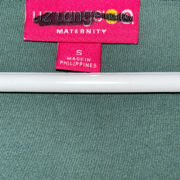 Liz Lange Maternity scoop neck tee sz S NWT - Picture 2 of 5